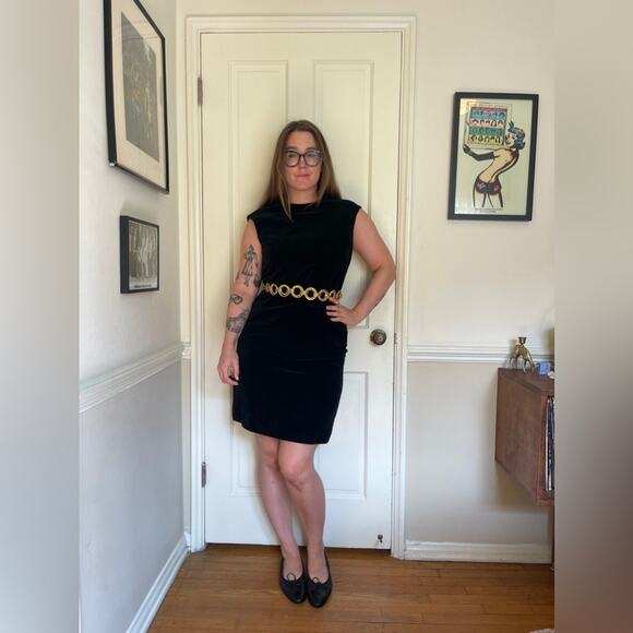 Vintage Dresses & Skirts - 60s Vintage Bobby Brooks Black Velvet Shift Dress